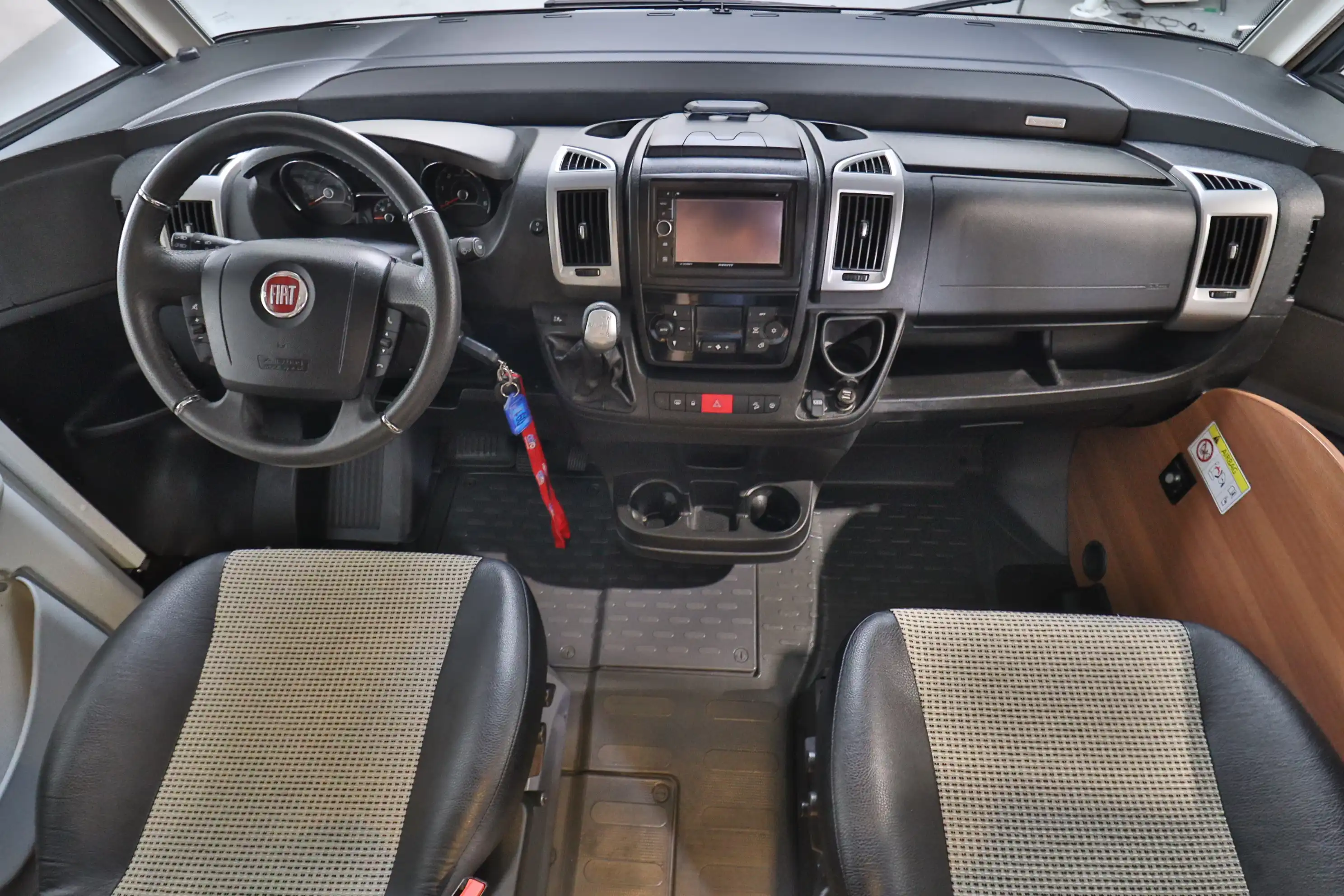 LMC Explorer I 655 G SportLine